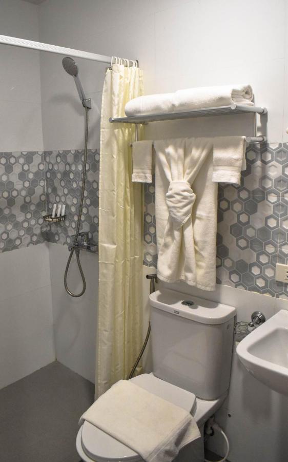 Hotel Lourdes Laoag Dış mekan fotoğraf